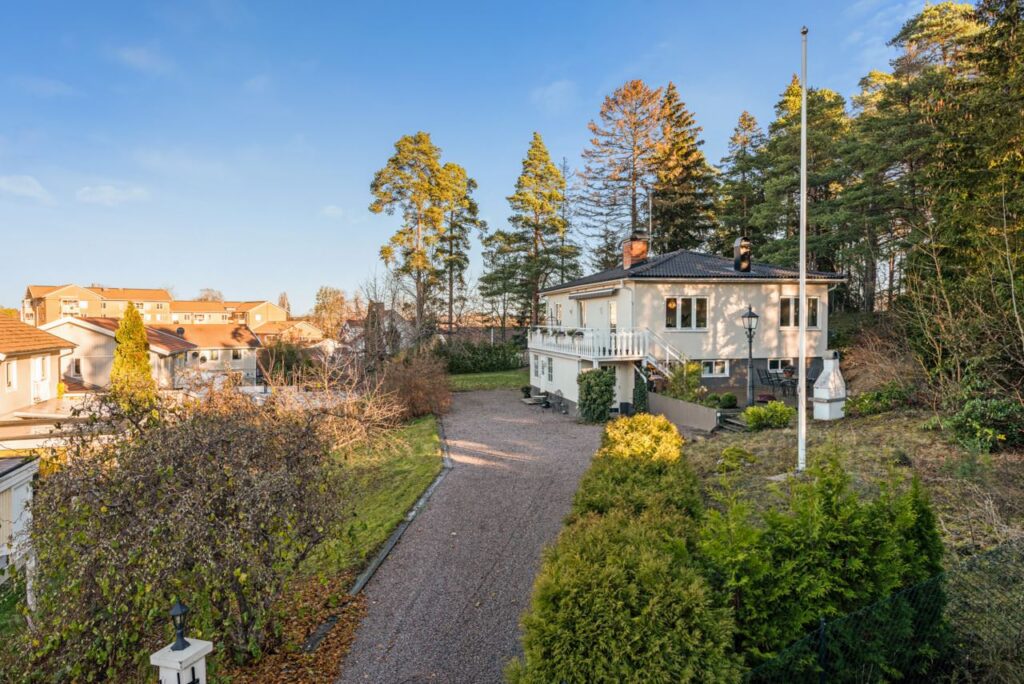 20. Takrenovering tegeltak villa Onnered Rorvik