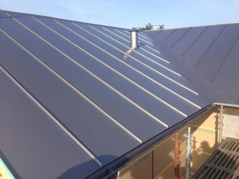 30. Ombyggnad av aluminiumtak pa radhus