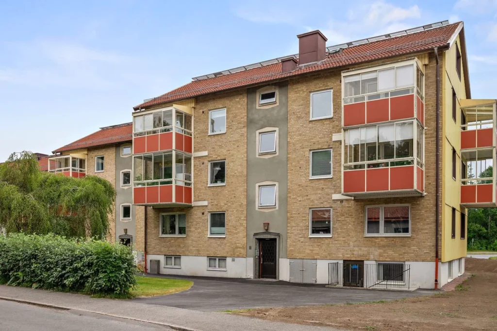 5. Renovering av Fasad Fonster BRF Karingberget Alvsborg